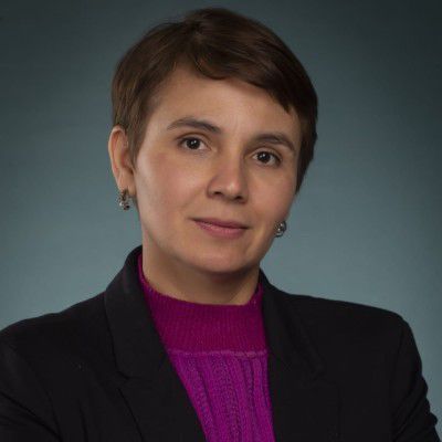 Prof. Dr. Gislaine Camila Lapasini Leal